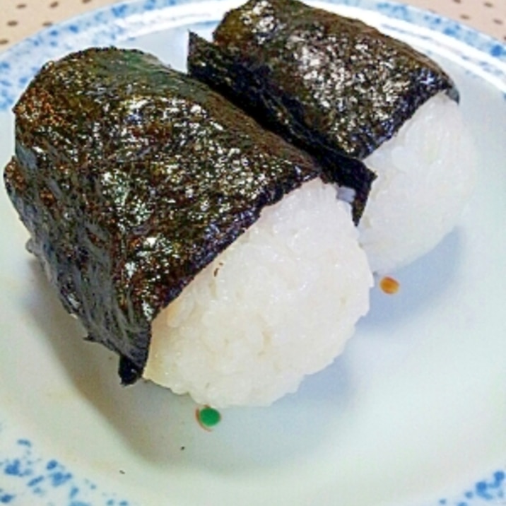 味付け海苔と昆布塩のおにぎり♪